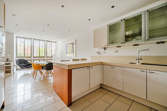 4 Bedroom Town House To Rent In Bridgeman Drive, Windsor, SL4