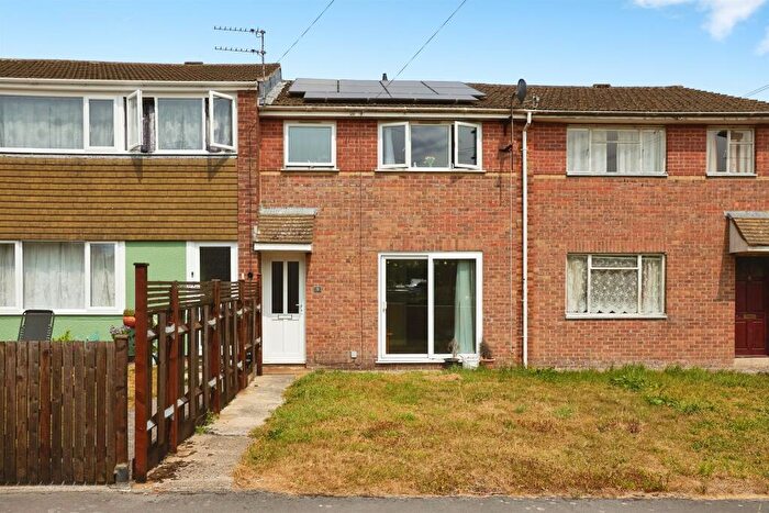 3 Bedroom Terraced House For Sale In Ten Acres, Shaftesbury, SP7