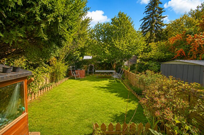 2 Bedroom Ground Maisonette For Sale In Kelso Lodge, Primrose Road, London, Greater London, E18