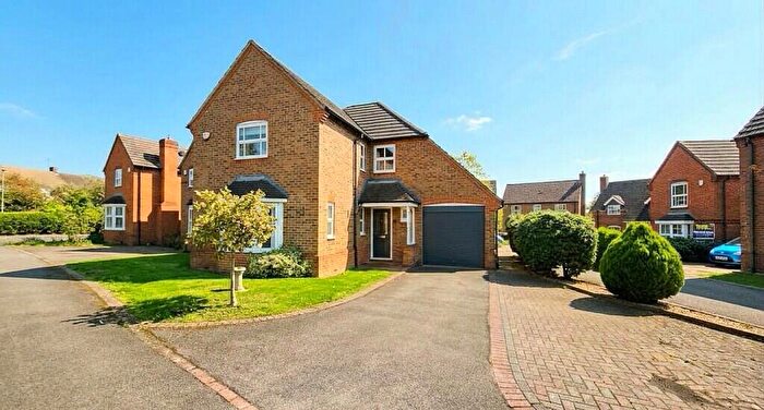 4 Bedroom Detached House For Sale In Kingfisher Road, Brackley, NN13
