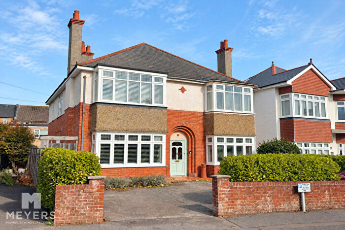 4 Bedroom Detached House For Sale In Beech Avenue, Bournemouth, BH6
