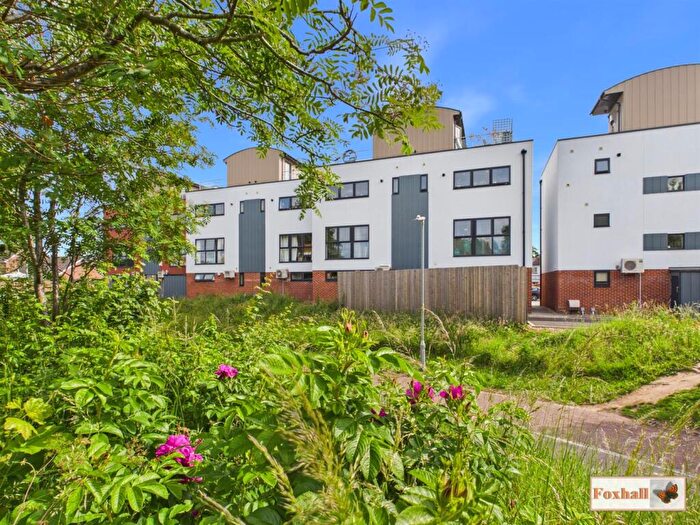 3 Bedroom Apartment For Sale In Grange View Mead Drive, Kesgrave, IP5