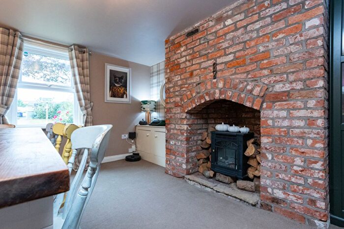 3 Bedroom Semi-Detached House For Sale In Leyland Road, Preston, PR1
