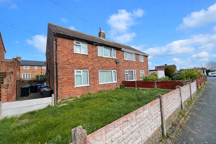 3 Bedroom Semi-Detached House For Sale In Dinmore Avenue, Blackpool, FY3