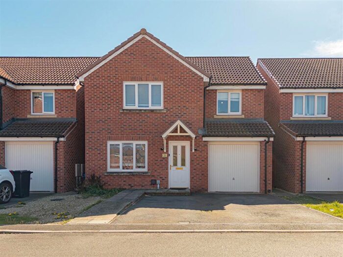 4 Bedroom Detached House For Sale In Caretakers Close, Melksham, SN12