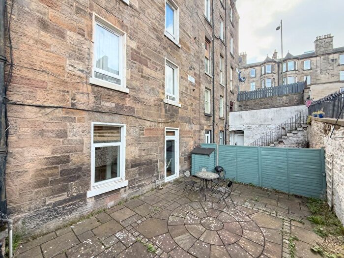 1 Bedroom Flat For Sale In Salmond Place, Abbeyhill, Edinburgh, EH7