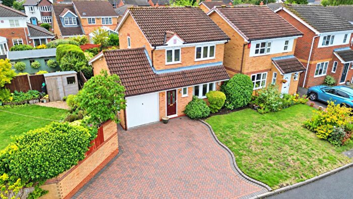 3 Bedroom Detached House For Sale In Hemmings Close, Stourbridge, DY8