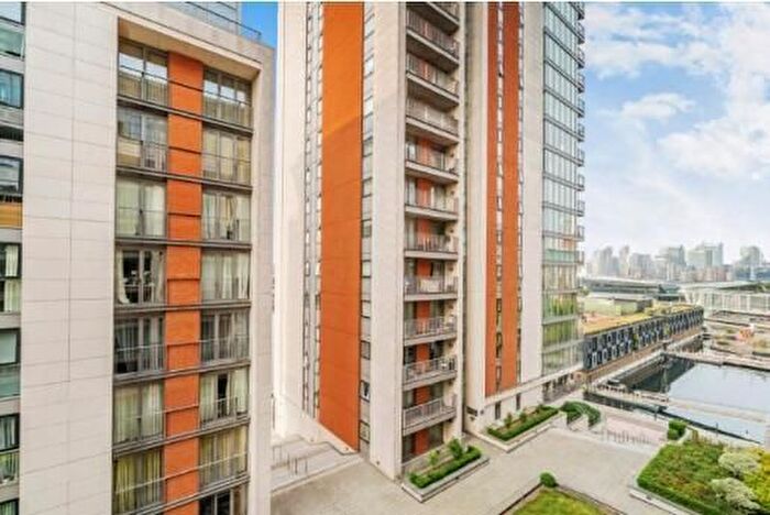 3 Bedroom Flat To Rent In Adriatic Apartment, Western Gateway, Royal Victoria Docks, London, E16
