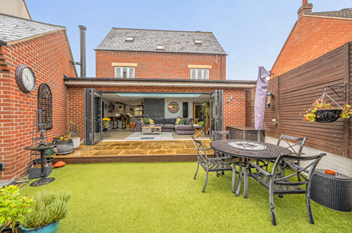 5 Bedroom Detached House For Sale In Granica Close, Haydon End, Swindon, SN25