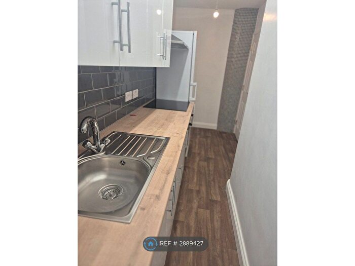 1 Bedroom Flat To Rent In Lower Woodfield Road, Torquay, TQ1