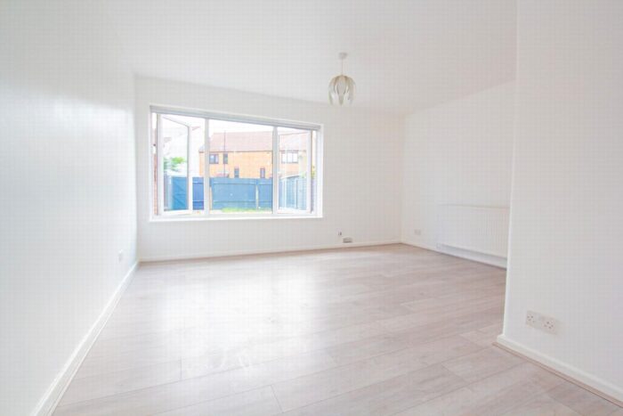 3 Bedroom Terraced House To Rent In Goldsdown Road, Enfield, EN3