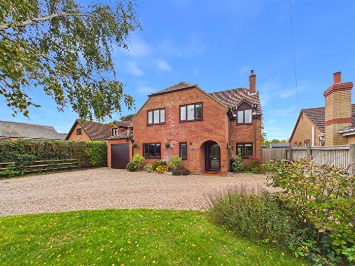 6 Bedroom Detached House For Sale In Main Road, Great Carlton, Louth, LN11