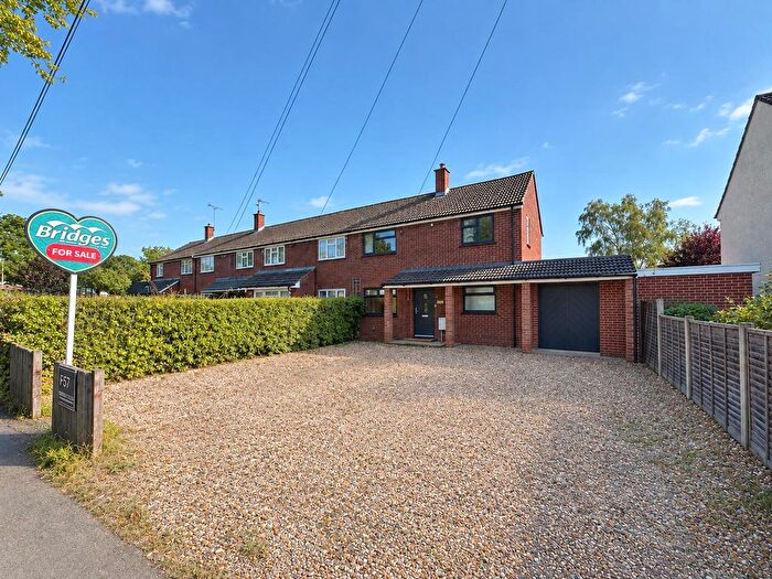 2 Bedroom Semi-Detached House For Sale In Fernhill Road, Farnborough, Hampshire, GU14
