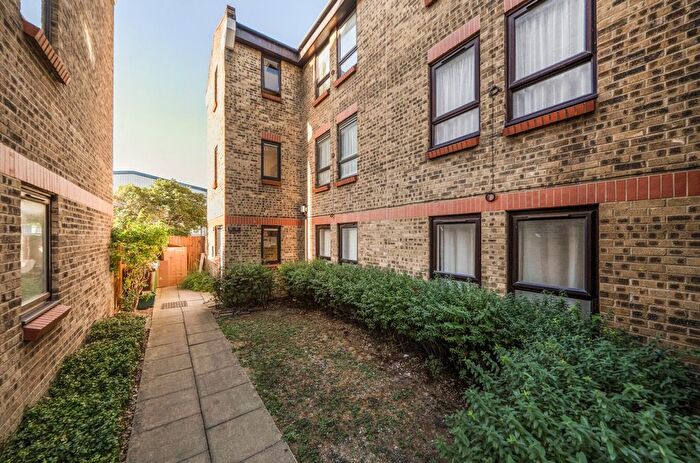1 Bedroom Flat For Sale In Wedmore Gardens, London, N19