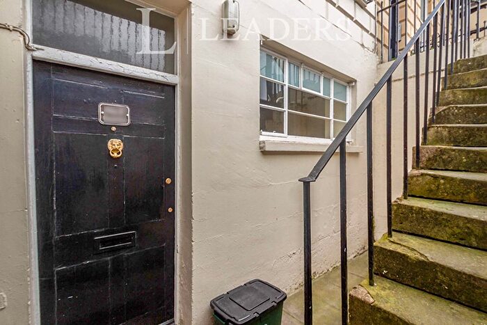 2 Bedroom Flat To Rent In Berkeley Place, Cheltenham, GL52
