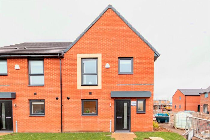 3 Bedroom Semi-Detached House To Rent In Raleigh Street, Walsall, WS2