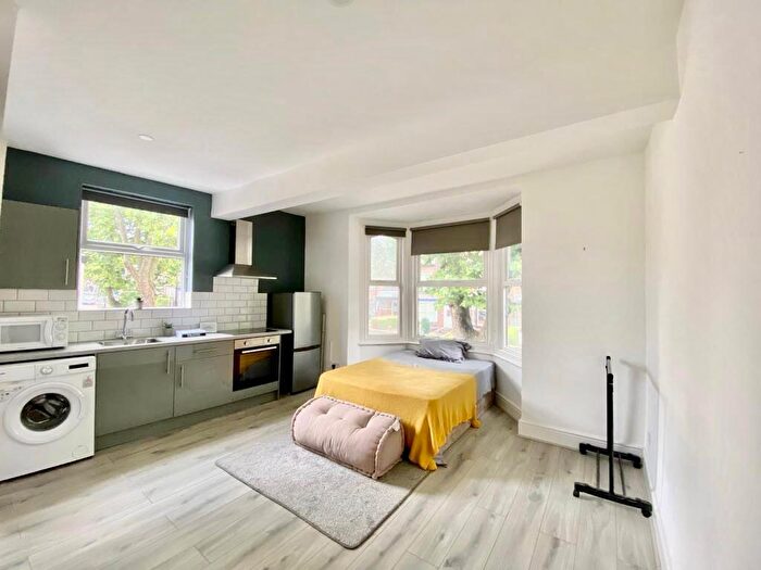 Studio To Rent In Flat, Ecclesall Road, Ecclesall, S11