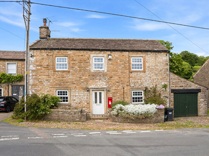 4 Bedroom Detached House For Sale In Old Post Office, Thoralby, DL8