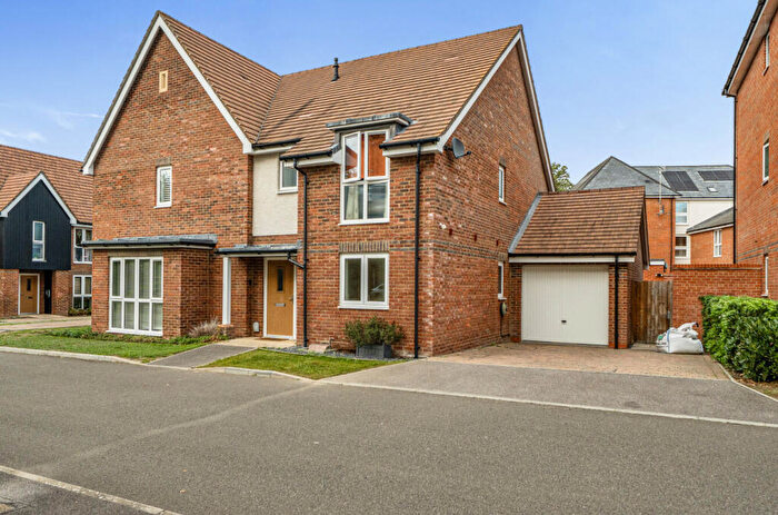 3 Bedroom Semi-Detached House For Sale In Sherman Avenue, Arborfield Green, Reading, RG2