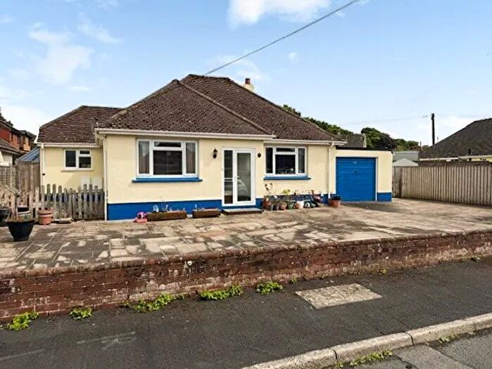 3 Bedroom Detached Bungalow For Sale In Lindridge Close, Kingsteignton, Newton Abbot, Devon., TQ12