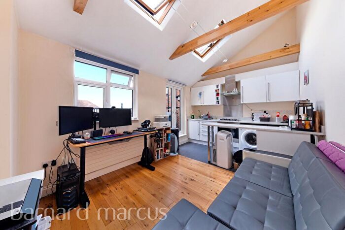 1 Bedroom Flat To Rent In Station Road, West Wickham, BR4