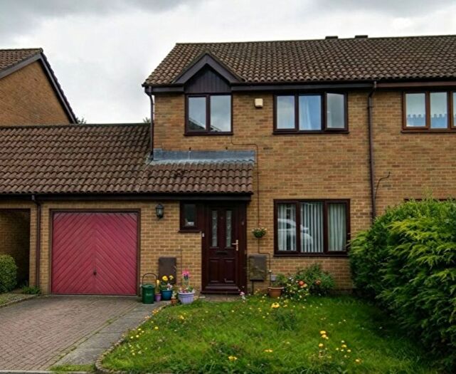 3 Bedroom Semi-Detached House To Rent In Cwrt Cilmeri, Morriston, SA6