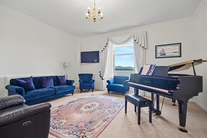 2 Bedroom Flat For Sale In Cloch Road, Inverclyde, Gourock, PA19