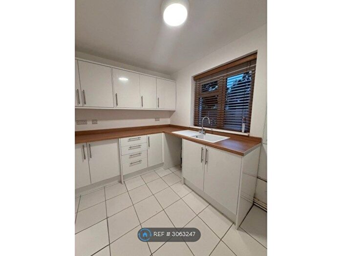 2 Bedroom Flat To Rent In St. Damians Croft, Bootle, L30