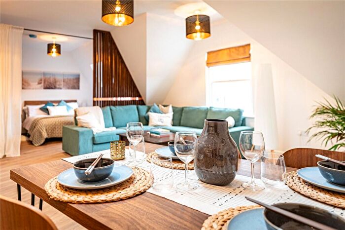 1 Bedroom Apartment For Sale In Bartholomew Street, Newbury, Berkshire, RG14