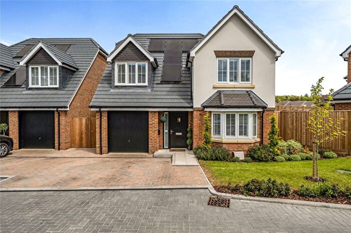 4 Bedroom Detached House For Sale In Pakenham Road, Bracknell, Berkshire, RG12