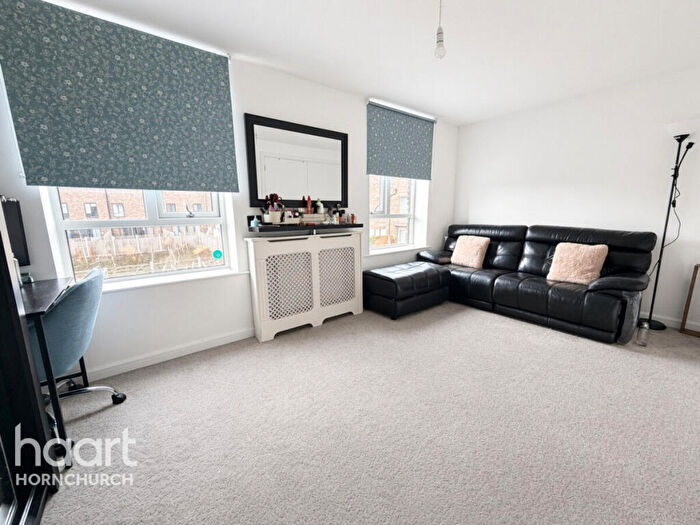 3 Bedroom Terraced House To Rent In Anderson Way, Rainham, RM13