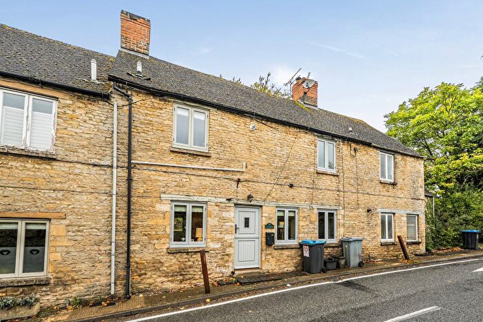 3 Bedroom Terraced House For Sale In College Row, Crawley, Witney, OX29