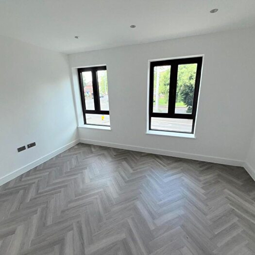 4 Bedroom Terraced House For Sale In Larkshall Road, London, E4