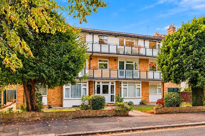 2 Bedroom Flat For Sale In Wellington Road, Enfield, EN1