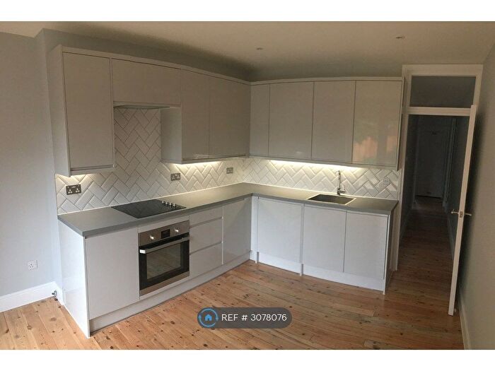 2 Bedroom Flat To Rent In Ringstead Road, London, SE6