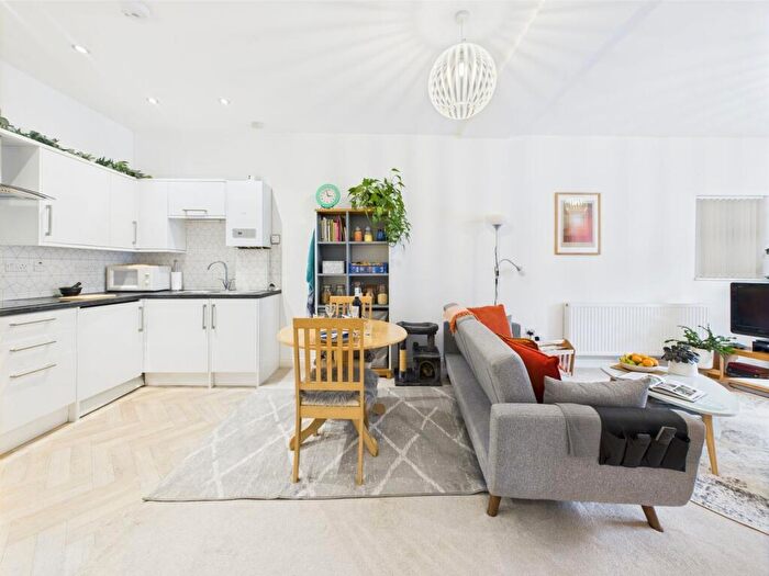 2 Bedroom Apartment For Sale In Kew Road, Weston-Super-Mare, BS23