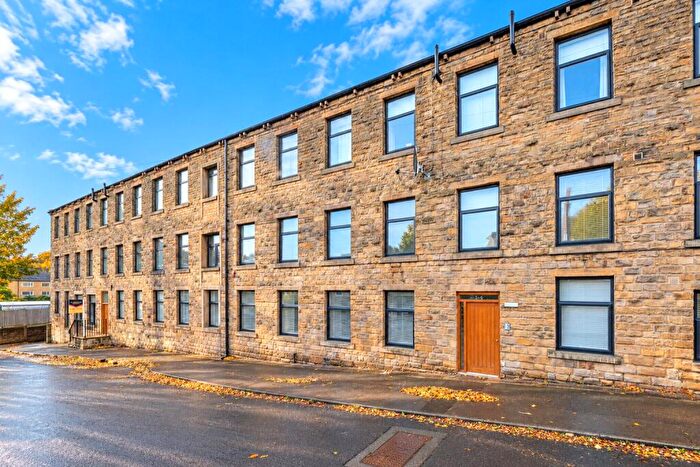2 Bedroom Apartment For Sale In Flat, Yeadon House, Glebe Mount, Pudsey, West Yorkshire, LS28