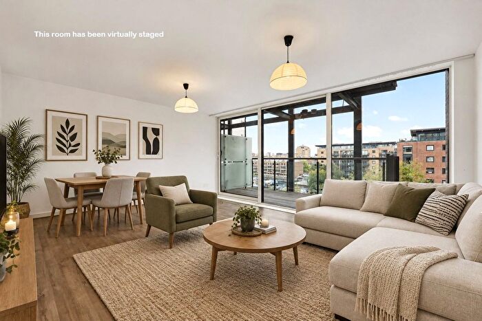 2 Bedroom Flat For Sale In Branch Road, Limehouse, E14