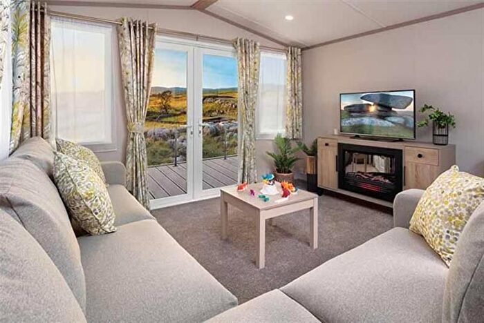 2 Bedroom Mobile/park Home For Sale In Panorama Road, Swanage, BH19