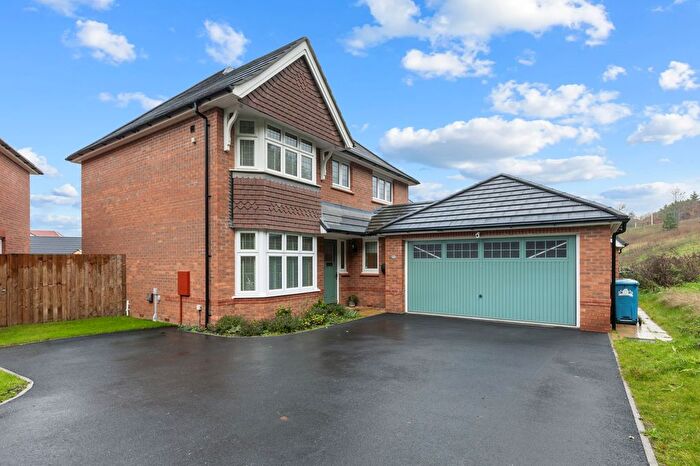 4 Bedroom Detached House For Sale In Devais Road, Daresbury, WA4