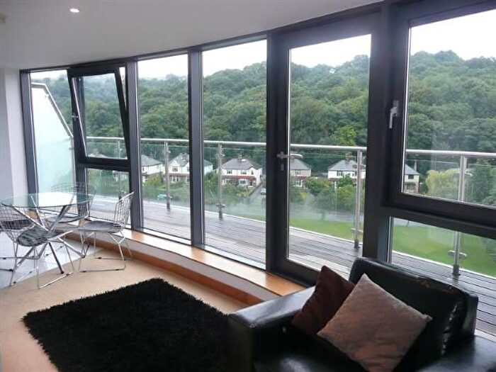 3 Bedroom Flat To Rent In Salts Mill Road, Shipley, Bradford, BD17