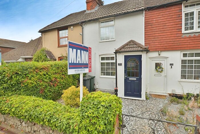 2 Bedroom Terraced House For Sale In Kingsnorth Road, Ashford, Kent, TN23