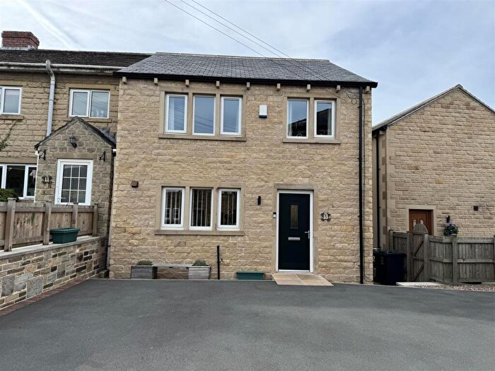 3 Bedroom End Of Terrace House To Rent In Queen Street, Skelmanthorpe, Huddersfield, HD8