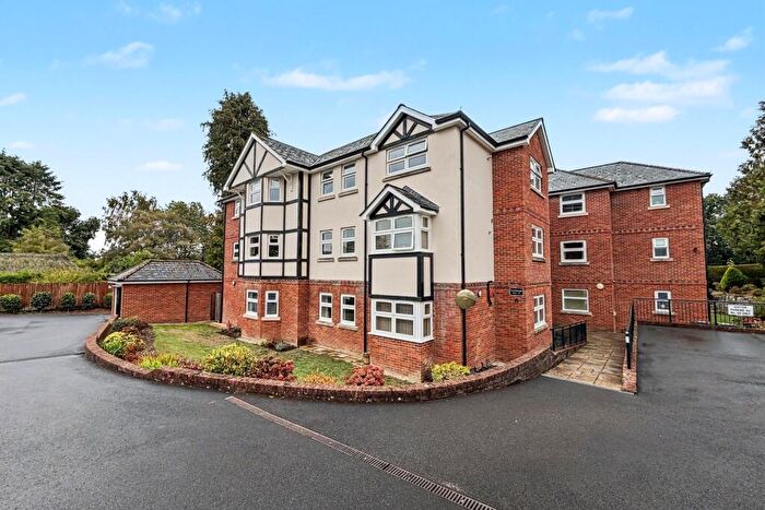 2 Bedroom Flat For Sale In Verwood, BH31