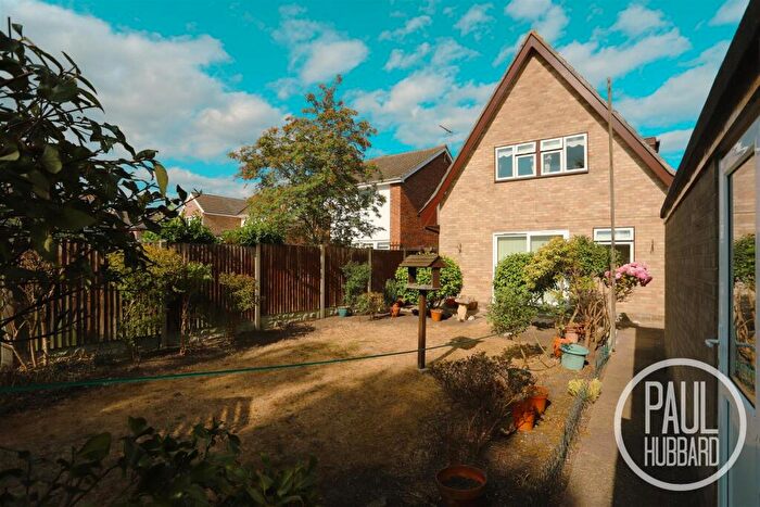 3 Bedroom Detached House For Sale In Kevington Drive, Oulton Broad, NR32