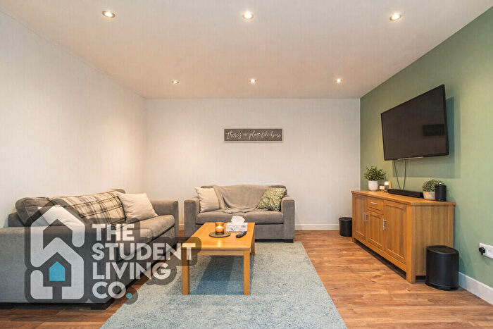 6 Bedroom Semi-Detached House To Rent In Pelham Crescent, Beeston, NG9