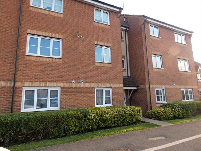 2 Bedroom Flat To Rent In Gorseway, Hatfield, AL10