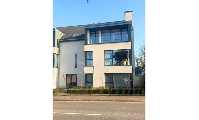 2 Bedroom Flat For Sale In Dixton Road, Monmouth, NP25