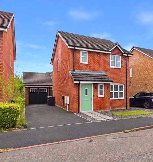 3 Bedroom Detached House For Sale In Lark Field Close, Astley, M29