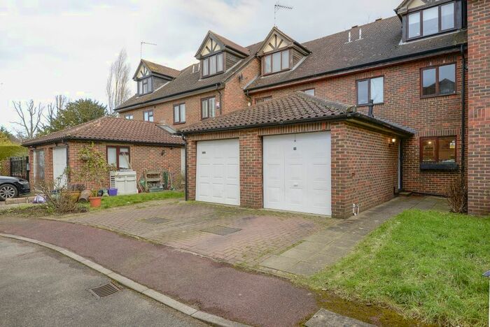 4 Bedroom Terraced House To Rent In Eliot Gardens, SW15